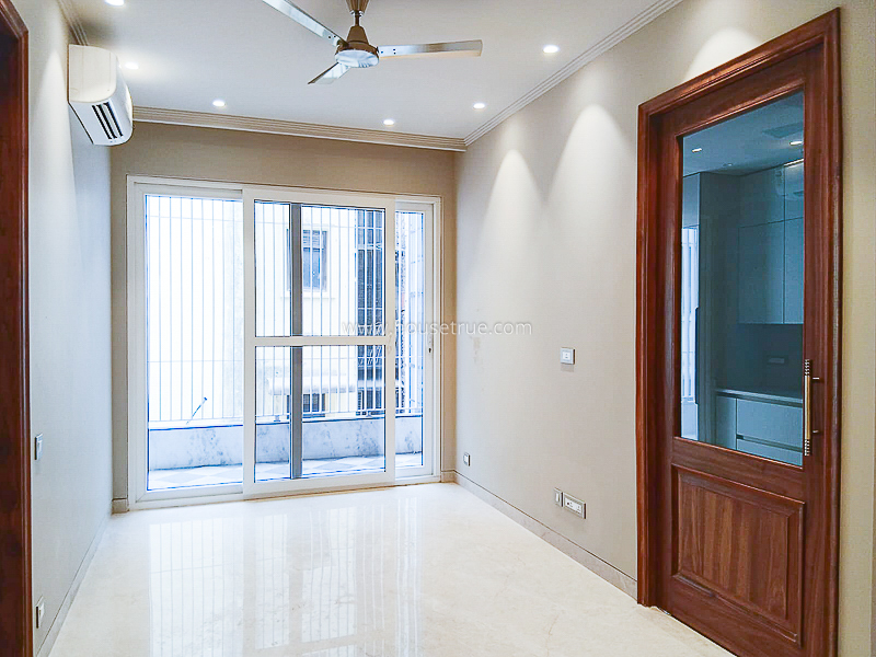 3 BHK Flat For Rent in Defence Colony