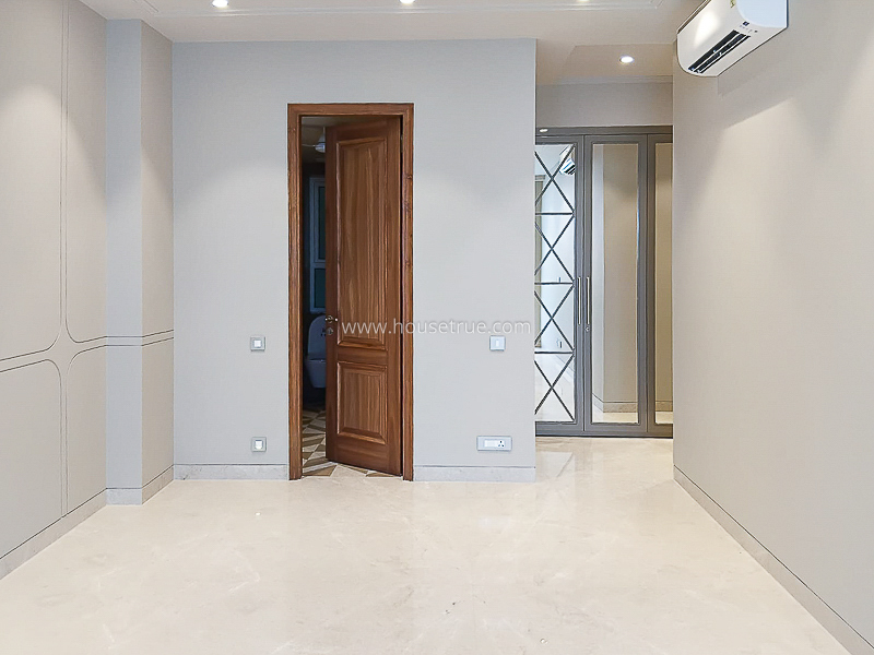 3 BHK Flat For Rent in Defence Colony