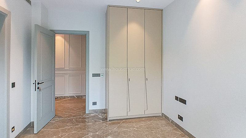 4 BHK Flat For Rent in Defence Colony