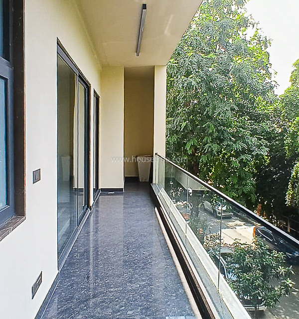 4 BHK Flat For Rent in Defence Colony