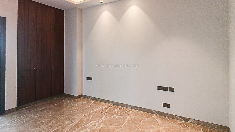 4 BHK Flat For Rent in Defence Colony