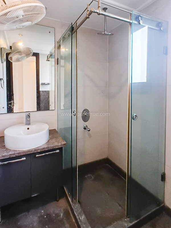 4 BHK Flat For Rent in New Friends Colony