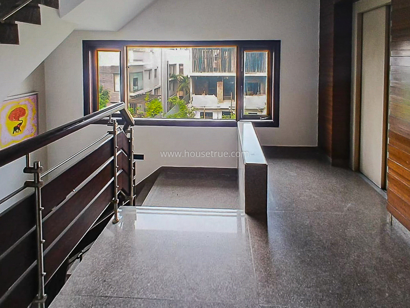 4 BHK Flat For Rent in New Friends Colony