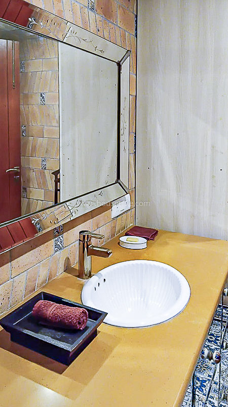 2 BHK Flat For Rent in Defence Colony