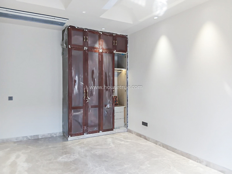 3 BHK Flat For Rent in Defence Colony