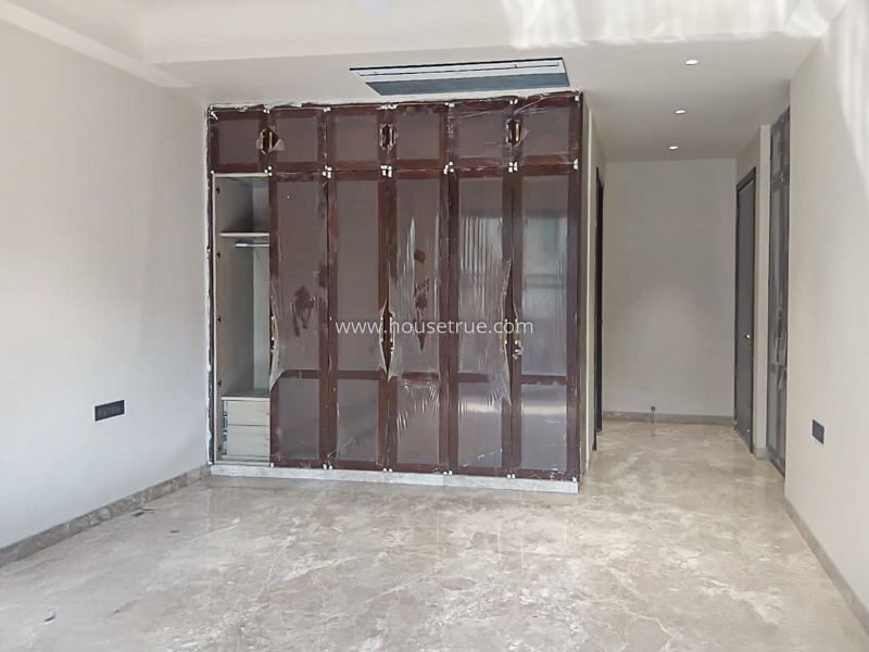 3 BHK Flat For Rent in Defence Colony