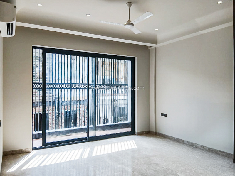 3 BHK Flat For Rent in Defence Colony