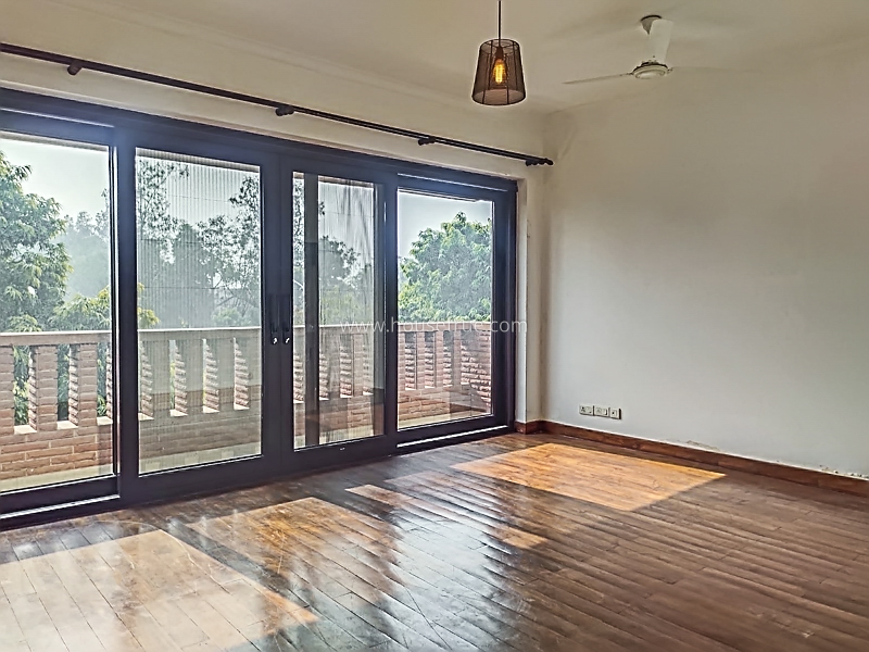 4 BHK Duplex For Rent in Shanti Niketan