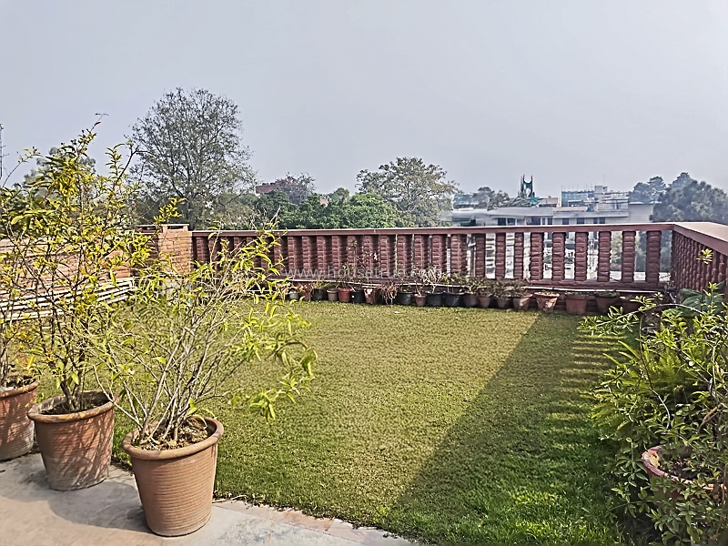 4 BHK Duplex For Rent in Shanti Niketan