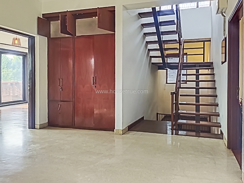 4 BHK Duplex For Rent in Shanti Niketan