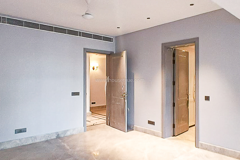 4 BHK Flat For Rent in Hailey Road