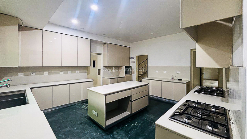 6 BHK House For Rent in Chanakyapuri