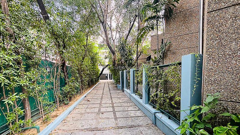 6 BHK House For Rent in Chanakyapuri