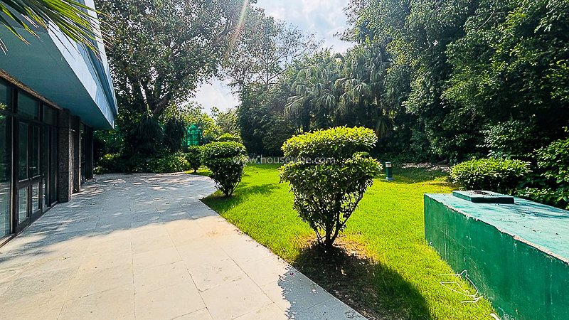 6 BHK House For Rent in Chanakyapuri