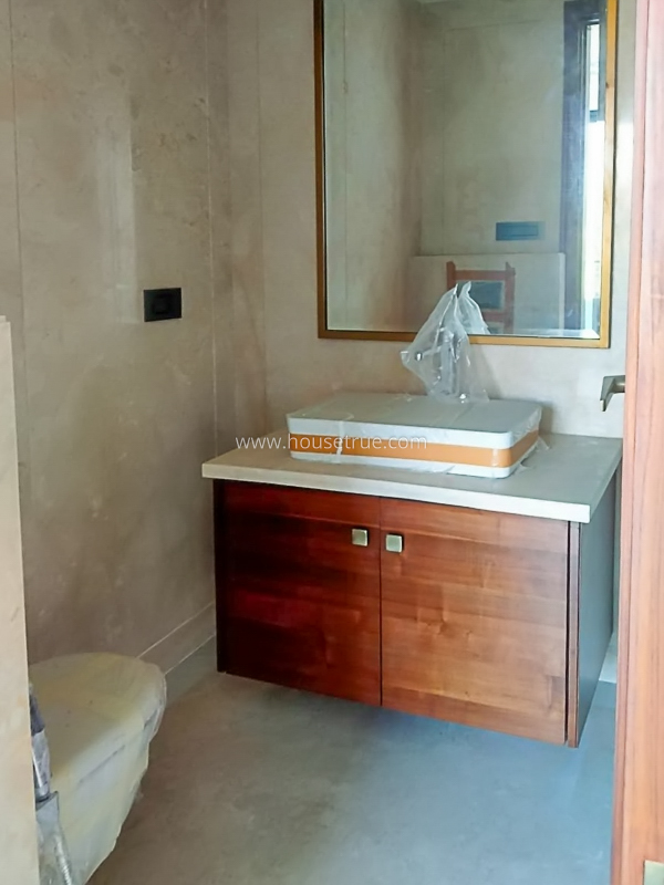 3 BHK Builder Floor For Rent in Chanakyapuri