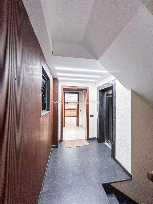 3 BHK Builder Floor For Rent in Chanakyapuri