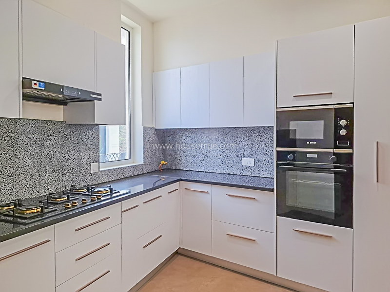 4 BHK Duplex For Rent in Shanti Niketan
