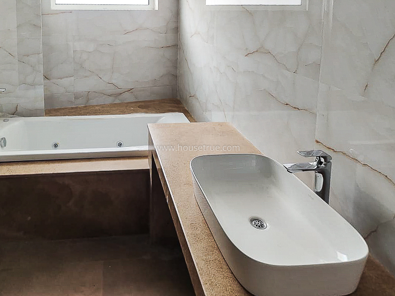 4 BHK Duplex For Rent in Shanti Niketan