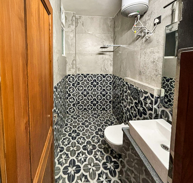 3 BHK Flat For Sale in Greater Kailash Part 1