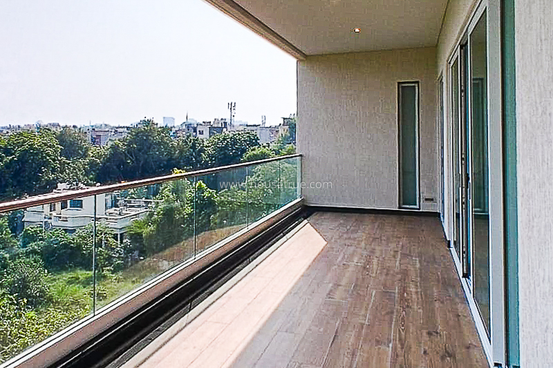 4 BHK Flat For Rent in Friends Colony West