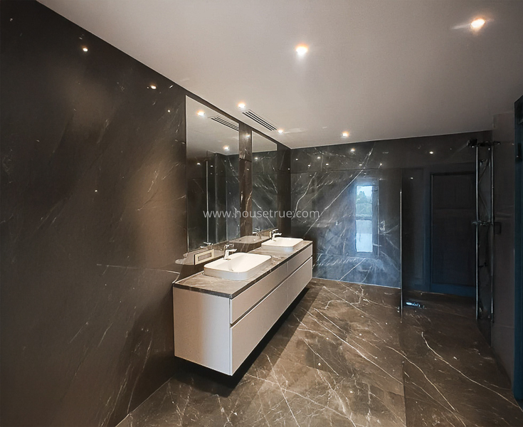 4 BHK Flat For Rent in Friends Colony West