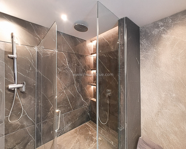 4 BHK Flat For Rent in Friends Colony West