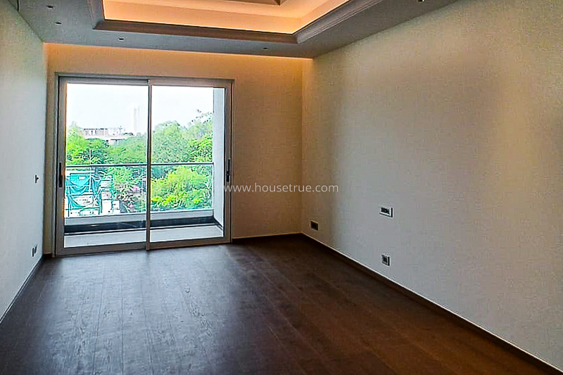 4 BHK Flat For Rent in Friends Colony West