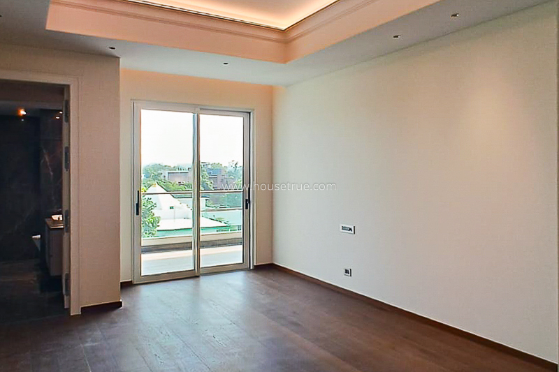 4 BHK Flat For Rent in Friends Colony West