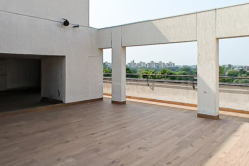 4 BHK Flat For Rent in Friends Colony West