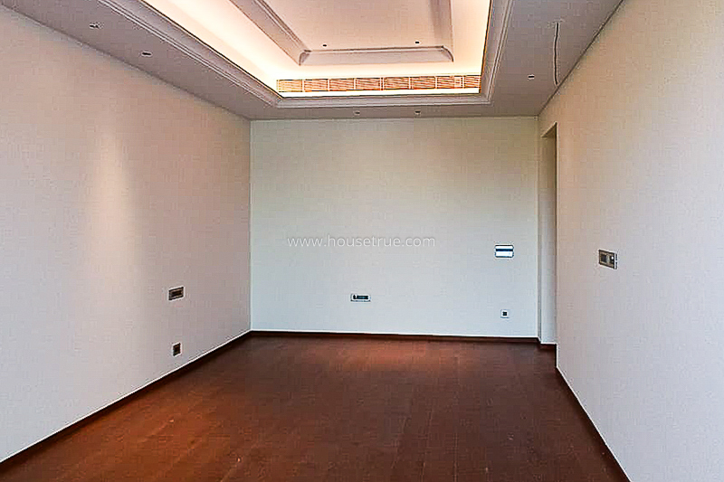 4 BHK Flat For Rent in Friends Colony West