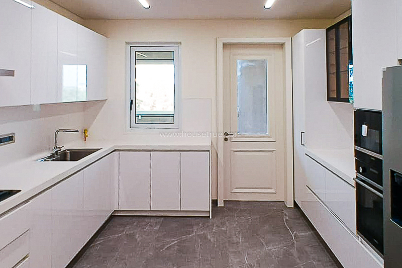 4 BHK Flat For Rent in Friends Colony West