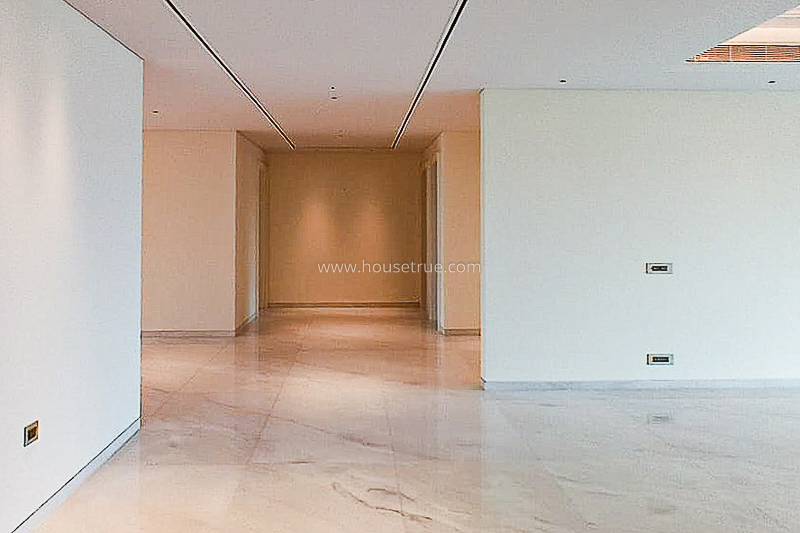 4 BHK Flat For Rent in Friends Colony West