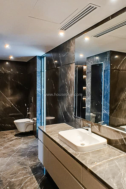 4 BHK Flat For Rent in Friends Colony West