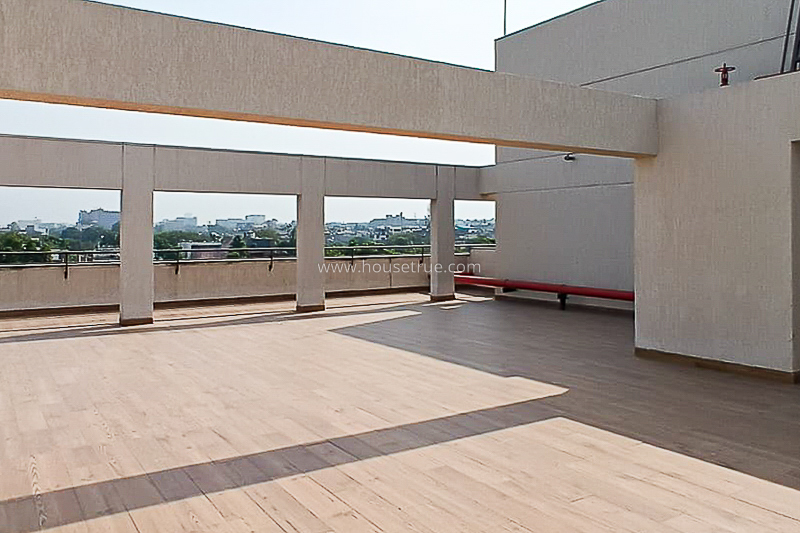 4 BHK Flat For Rent in Friends Colony West