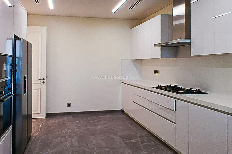 4 BHK Flat For Rent in Friends Colony West