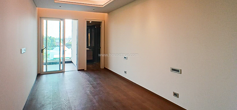 4 BHK Flat For Rent in Friends Colony West