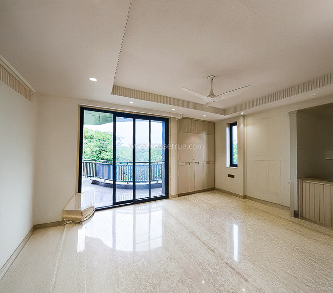 3 BHK Builder Floor For Rent in Sarvapriya Vihar