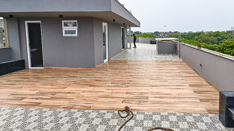 3 BHK Builder Floor For Rent in Sarvapriya Vihar