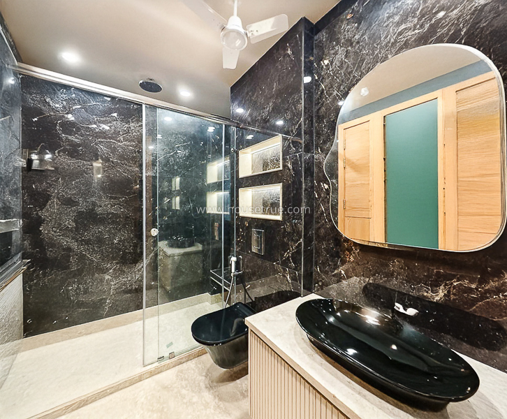 3 BHK Builder Floor For Rent in Sarvapriya Vihar