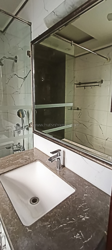 3 BHK Flat For Rent in Defence Colony