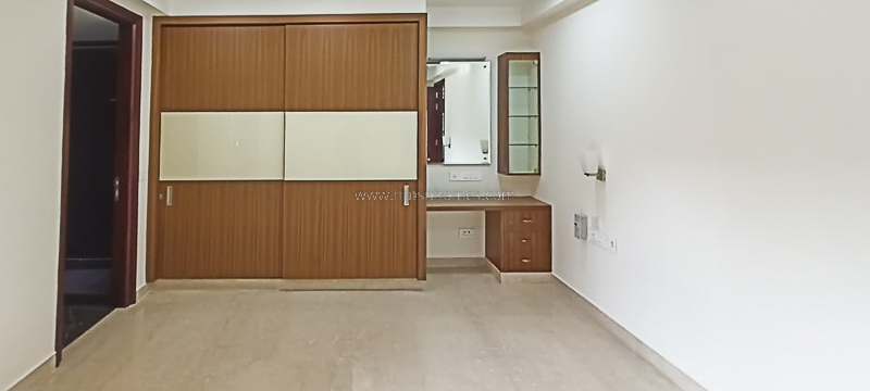 3 BHK Flat For Rent in Defence Colony
