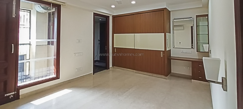 3 BHK Flat For Rent in Defence Colony