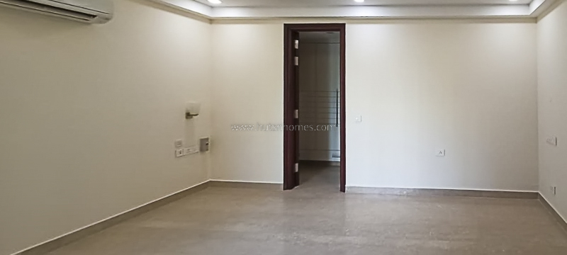 3 BHK Flat For Rent in Defence Colony