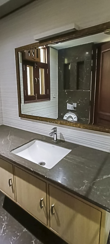 3 BHK Flat For Rent in Defence Colony