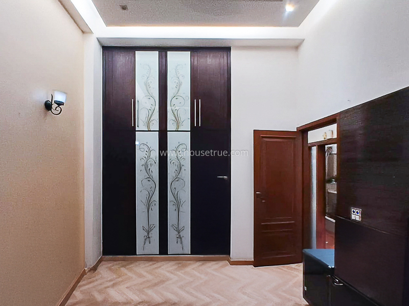 6 BHK Duplex For Rent in Pamposh Enclave