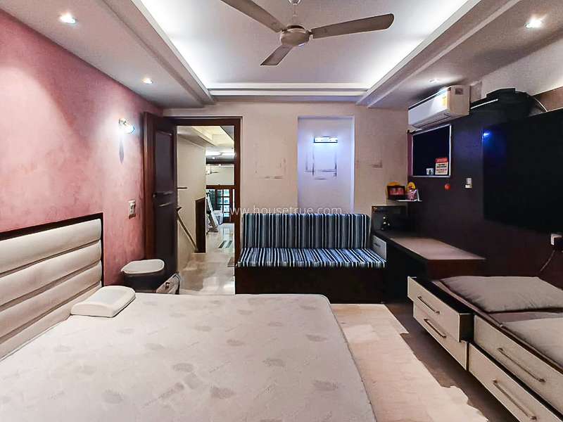 6 BHK Duplex For Rent in Pamposh Enclave