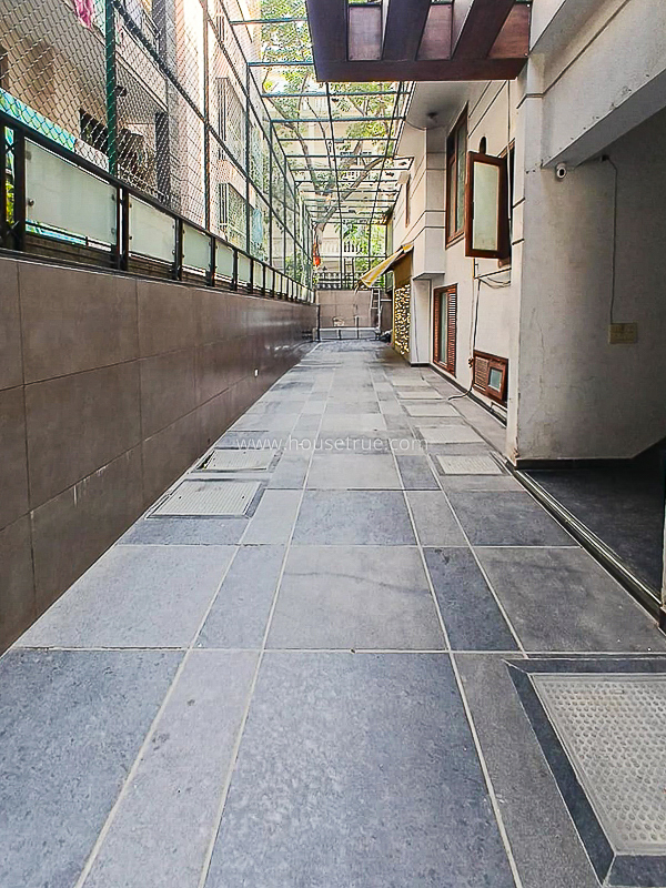 6 BHK Duplex For Rent in Pamposh Enclave