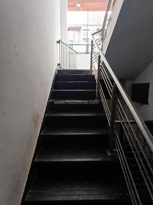 6 BHK Duplex For Rent in Pamposh Enclave