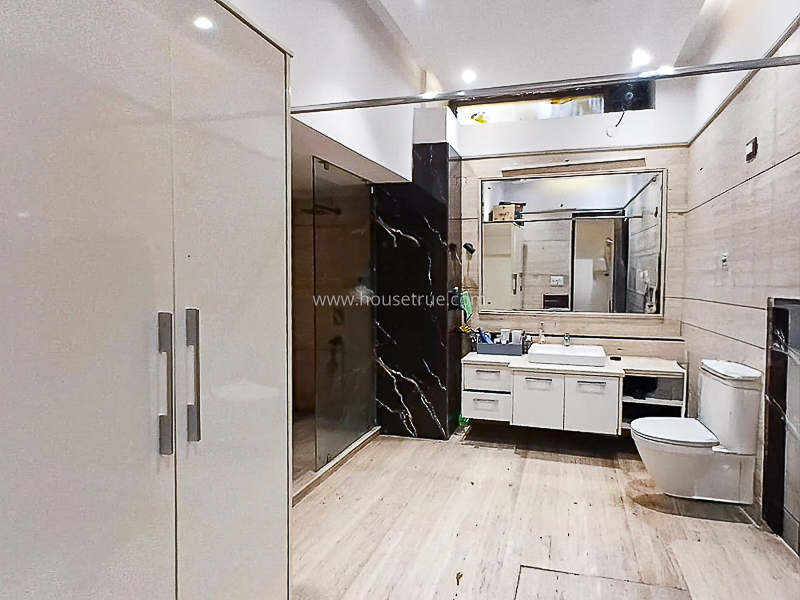 6 BHK Duplex For Rent in Pamposh Enclave