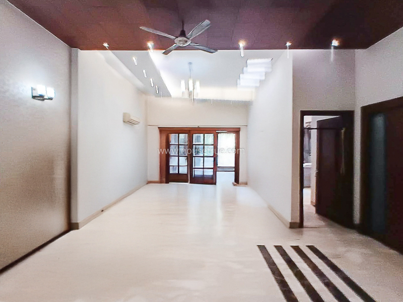 6 BHK Duplex For Rent in Pamposh Enclave